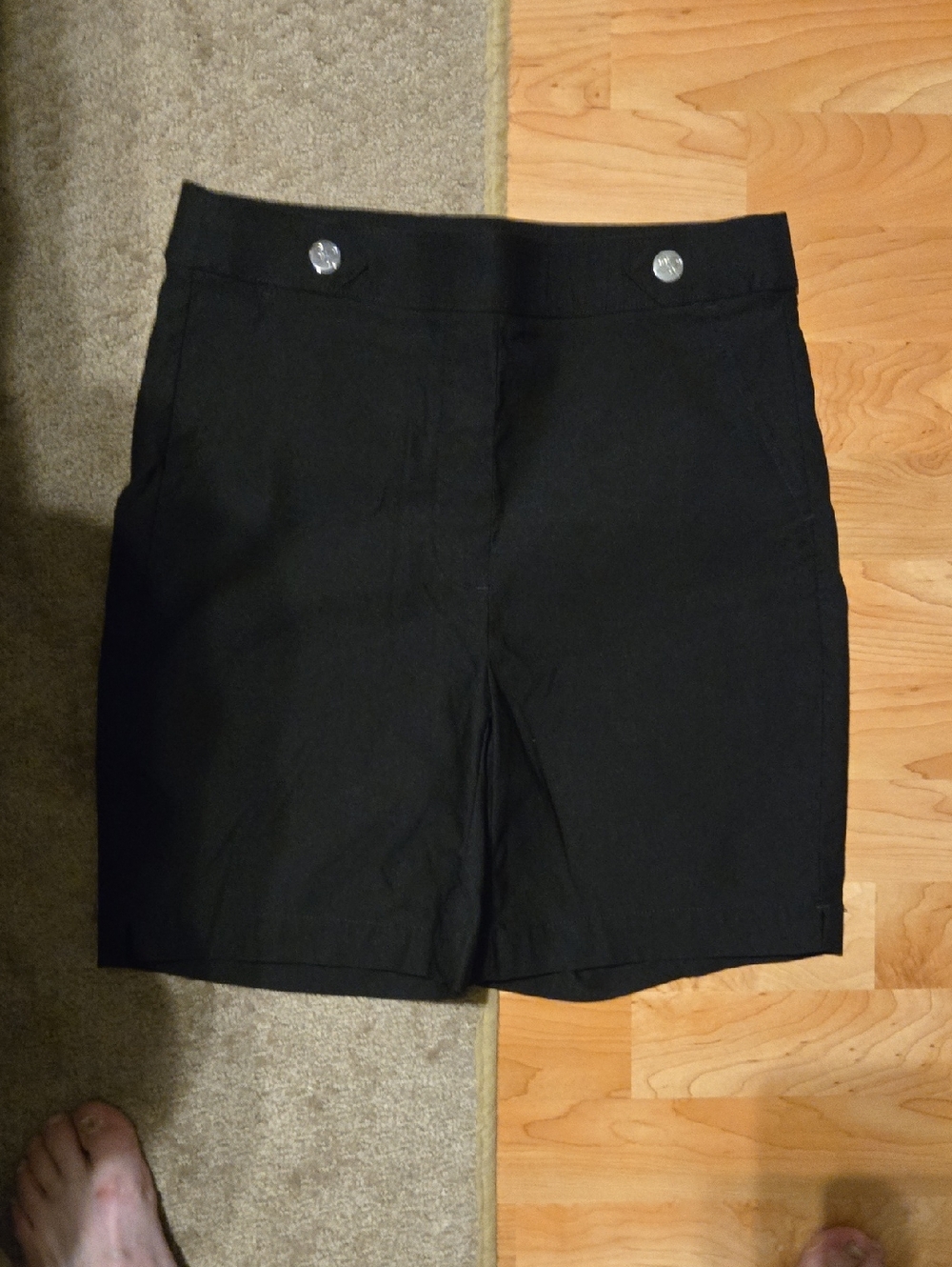 Nwot Rafaella Black Dress Shorts with Button Waist Accent Size 4